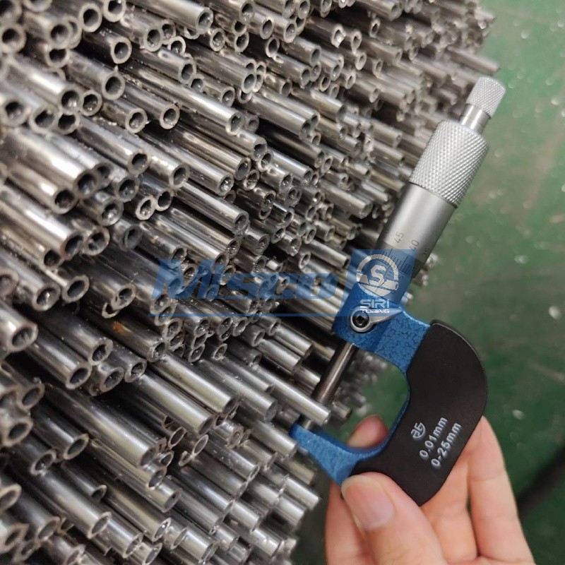 Трубка теплообменного аппарата УНС Н06625 никелевого сплава прямая с устойчивостью к истиранию 